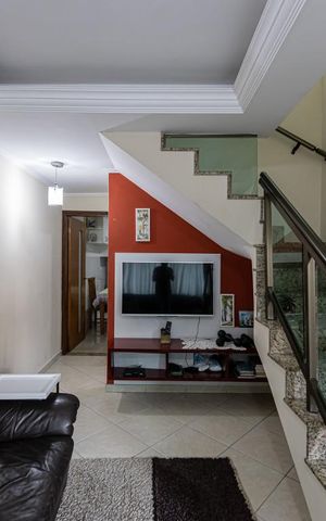 Casa à venda com 217m², 3 quartos e 5 vagas Casa à venda com 217m², 3 quartos e 5 vagasSala