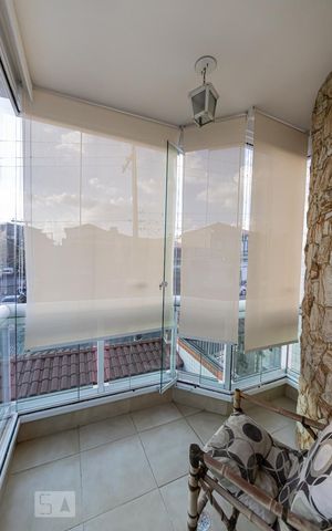Casa à venda com 217m², 3 quartos e 5 vagas Casa à venda com 217m², 3 quartos e 5 vagasvaranda