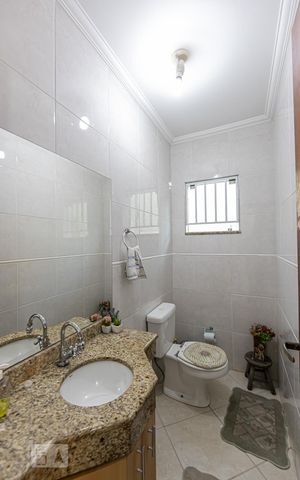 Casa à venda com 217m², 3 quartos e 5 vagas Casa à venda com 217m², 3 quartos e 5 vagasBanheiro