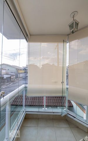 Casa à venda com 217m², 3 quartos e 5 vagas Casa à venda com 217m², 3 quartos e 5 vagasvaranda