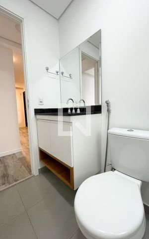 Apartamento à venda com 64m², 2 quartos e 1 vaga Apartamento à venda com 64m², 2 quartos e 1 vagaBanheiro