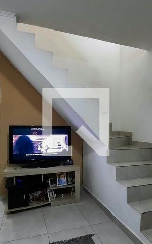 Casa à venda com 156m², 4 quartos e 3 vagas Casa à venda com 156m², 4 quartos e 3 vagasSala