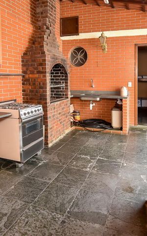 Casa à venda com 650m², 5 quartos e 4 vagasChurrasqueira - Área de Serviço