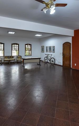 Casa à venda com 650m², 5 quartos e 4 vagasSalão de Festas / Escritório