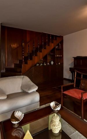 Casa à venda com 650m², 5 quartos e 4 vagasSala 1