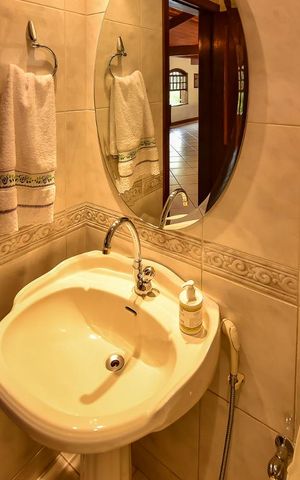 Casa à venda com 650m², 5 quartos e 4 vagasLavabo