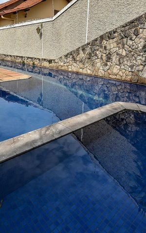 Casa à venda com 650m², 5 quartos e 4 vagasPiscina
