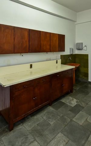 Casa à venda com 650m², 5 quartos e 4 vagasOficina