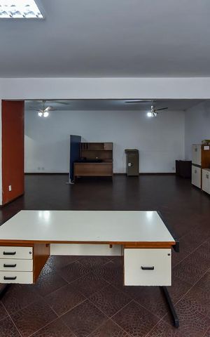 Casa à venda com 650m², 5 quartos e 4 vagasSalão de Festas / Escritório