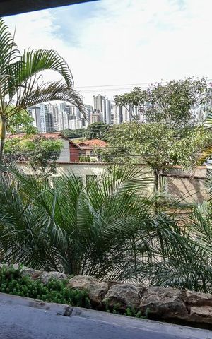 Casa à venda com 650m², 5 quartos e 4 vagasVista da Sala