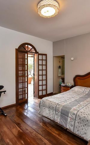 Casa à venda com 650m², 5 quartos e 4 vagasSuíte Master