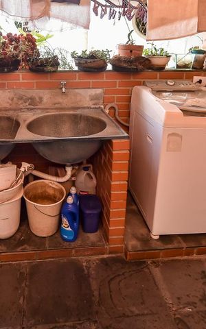 Casa à venda com 650m², 5 quartos e 4 vagasChurrasqueira - Área de Serviço