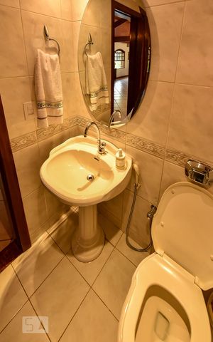 Casa à venda com 650m², 5 quartos e 4 vagasLavabo