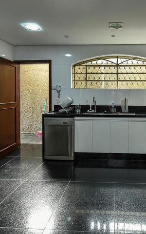 Casa à venda com 650m², 5 quartos e 4 vagasCozinha