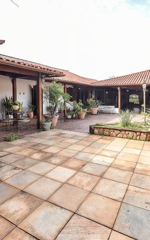 Casa à venda com 650m², 5 quartos e 4 vagasPiscina
