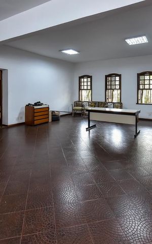 Casa à venda com 650m², 5 quartos e 4 vagasSalão de Festas / Escritório