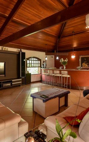 Casa à venda com 650m², 5 quartos e 4 vagasSala 2