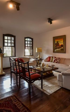 Casa à venda com 650m², 5 quartos e 4 vagasSala 1
