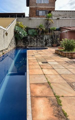 Casa à venda com 650m², 5 quartos e 4 vagasPiscina