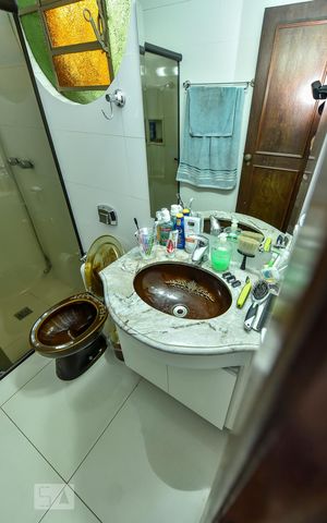 Casa à venda com 650m², 5 quartos e 4 vagasBanheiro Suíte 1