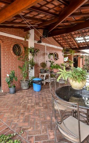 Casa à venda com 650m², 5 quartos e 4 vagasÁrea Social