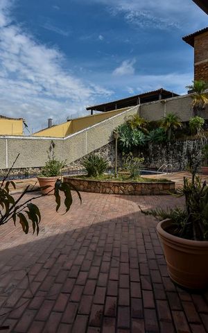 Casa à venda com 650m², 5 quartos e 4 vagasPiscina
