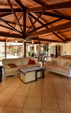 Casa à venda com 650m², 5 quartos e 4 vagasSala 2
