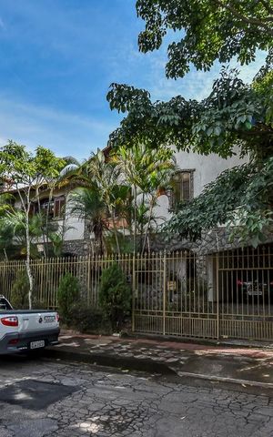 Casa à venda com 650m², 5 quartos e 4 vagasFachada