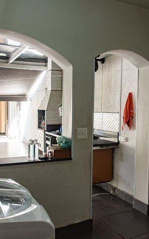 Casa à venda com 330m², 3 quartos e 3 vagas Casa à venda com 330m², 3 quartos e 3 vagasLavanderia