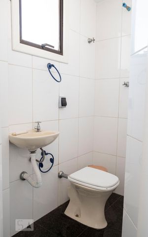 Apartamento à venda com 200m², 4 quartos e 3 vagasBanheiro de Serviço