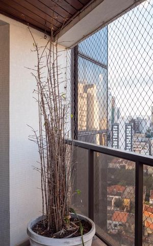 Apartamento à venda com 200m², 4 quartos e 3 vagasVaranda