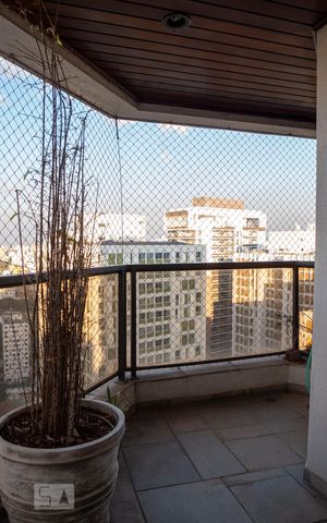 Apartamento à venda com 200m², 4 quartos e 3 vagasVaranda