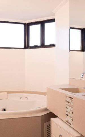 Apartamento à venda com 200m², 4 quartos e 3 vagasBanheiro da Suíte 3