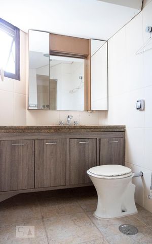 Apartamento à venda com 200m², 4 quartos e 3 vagasBanheiro da Suíte 2