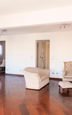 Apartamento à venda com 200m², 4 quartos e 3 vagasSala