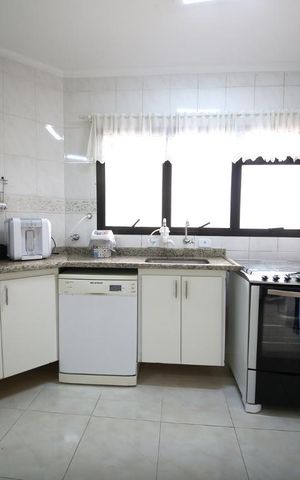 Apartamento à venda com 190m², 4 quartos e 4 vagasCozinha