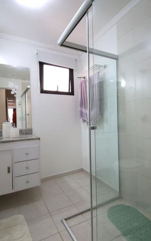 Apartamento à venda com 190m², 4 quartos e 4 vagasSuíte 1 - Banheiro