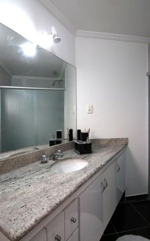 Apartamento à venda com 190m², 4 quartos e 4 vagasSuíte 2 - Banheiro