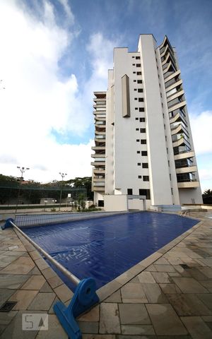 Apartamento à venda com 190m², 4 quartos e 4 vagasPiscina - Fachada
