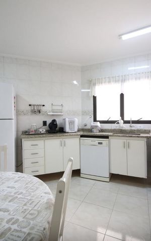 Apartamento à venda com 190m², 4 quartos e 4 vagasCozinha