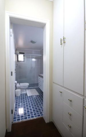 Apartamento à venda com 190m², 4 quartos e 4 vagasBanheiro