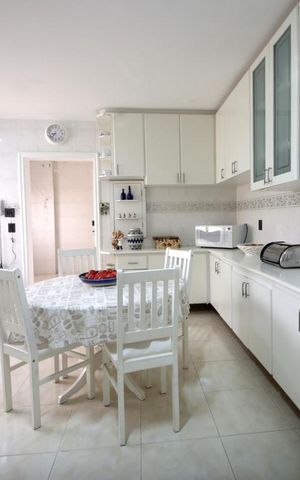 Apartamento à venda com 190m², 4 quartos e 4 vagasCozinha