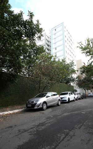 Apartamento à venda com 190m², 4 quartos e 4 vagasVizinhança