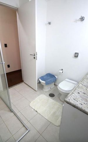 Apartamento à venda com 190m², 4 quartos e 4 vagasSuíte 1 - Banheiro