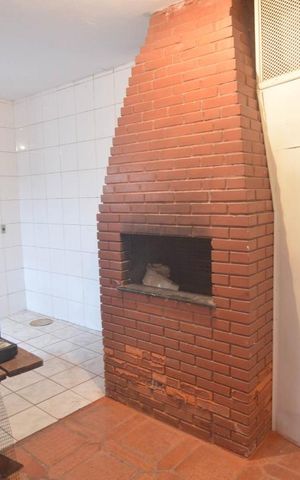 Casa à venda com 250m², 3 quartos e 6 vagasChurrasqueira