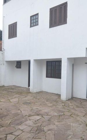 Casa à venda com 250m², 3 quartos e 6 vagasPátio fundos