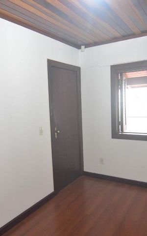 Casa à venda com 250m², 3 quartos e 6 vagasSuíte