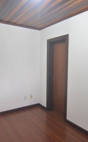 Casa à venda com 250m², 3 quartos e 6 vagasSuíte