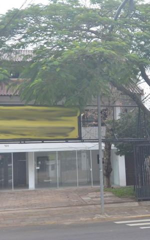 Casa à venda com 250m², 3 quartos e 6 vagasFachada