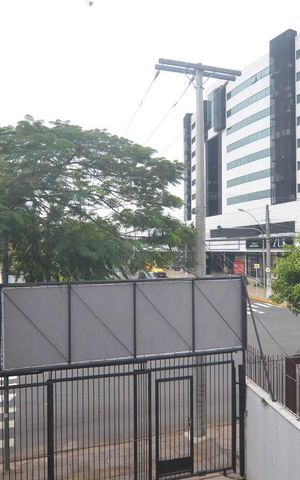 Casa à venda com 250m², 3 quartos e 6 vagasVista Sacada